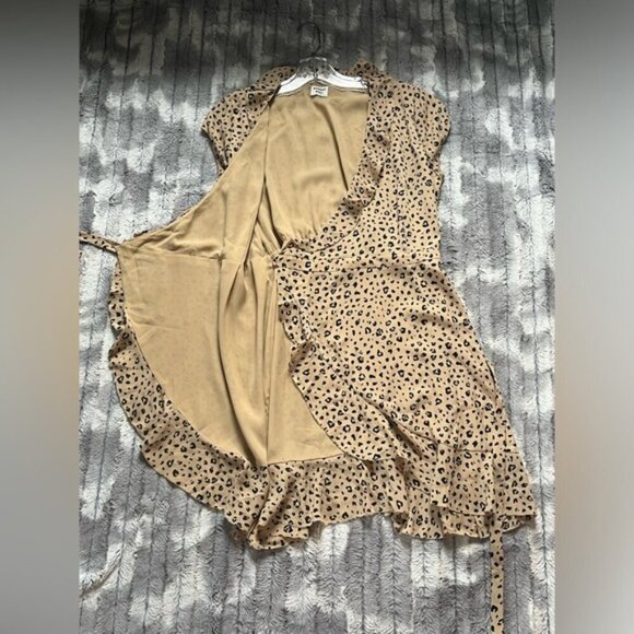 Aritzia Sunday Best Savoy Wrap Dress Size 4 - Picture 8 of 12